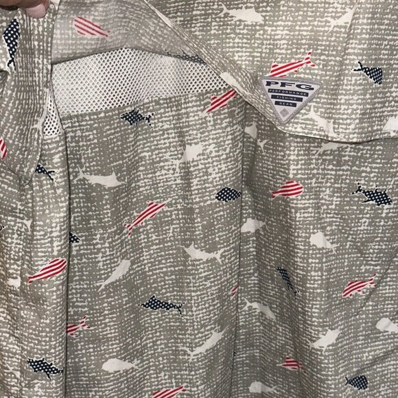 Columbia Short Sleeve Venter Button Down Collar Fishing Shirt XL Patriotic Shark - Picture 6 of 7